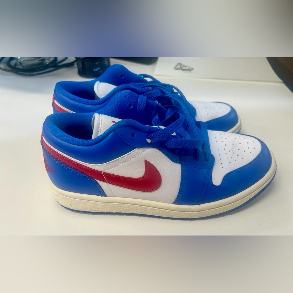 Nike Women's Air Jordan 1 Low in the "Sport Blue Gym Red" (Size 7) - Picture 4 of 7